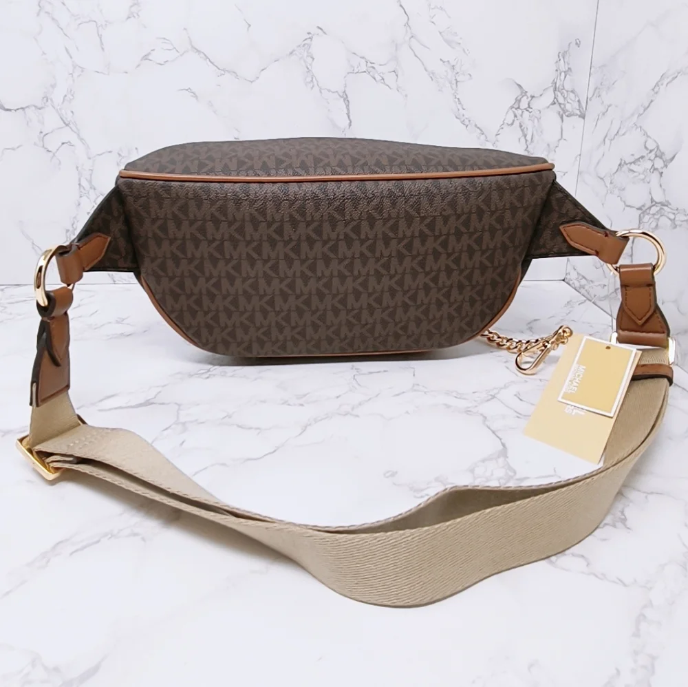 Michael Kors Maisie Large 2 in 1 Waist Pack - Picture 2 of 10